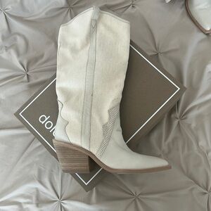 Dolce Vita ivory Nubuck size 9, worn once. Slight mark on top material.